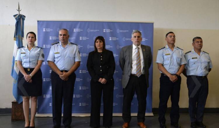 "Manos a la obra": el plan de Bullrich para que presos trabajen en las cárceles