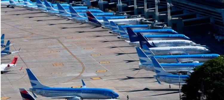 Aerolíneas: principio de acuerdo entre los gremios aeronáuticos y el Gobierno