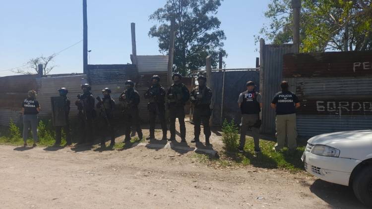 Operativo Policial en La Milka y Frontera: detención y secuestro de armas, motos y documentación