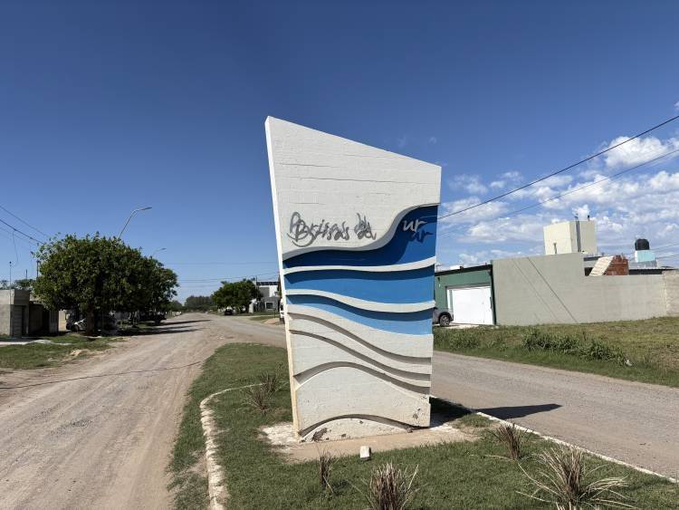 Roban mochila a mujer que circulaba en Brisas del Sur