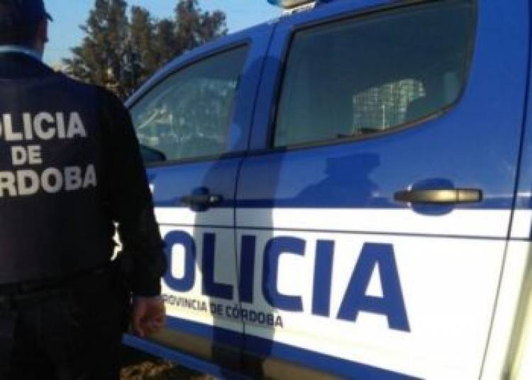 Taparon la patente del auto y fueron detenidos 