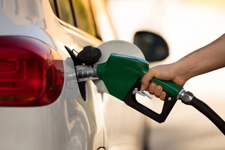 El Gobierno anticipó que se habilitará el autodespacho de combustible en las estaciones de servicio