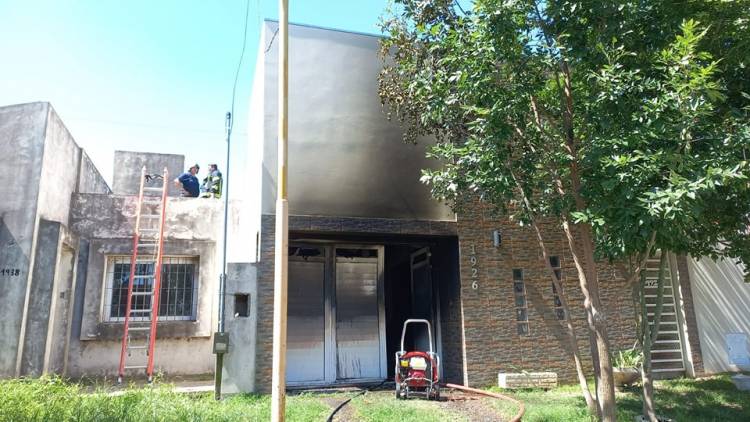 Incendio en una vivienda en Brisas del Sur 