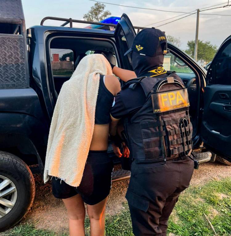 Seis detenidas: FPA desbarató banda de mujeres dedicada a la venta de estupefacientes en San Francisco y Morteros