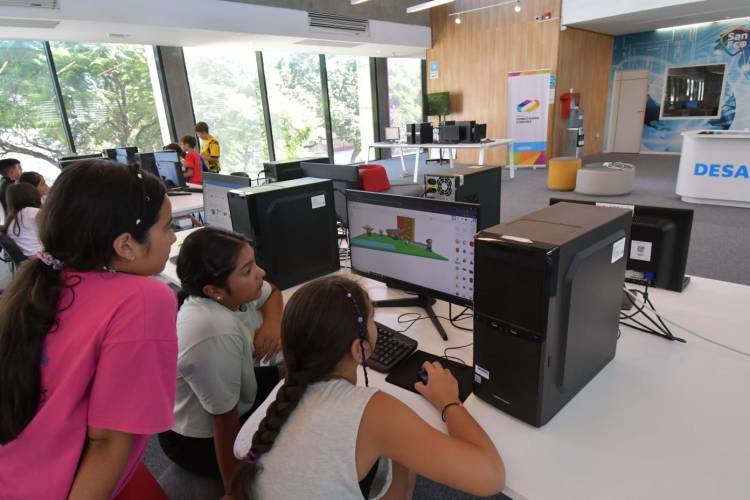 La Escuela Tecnológica de Verano ya se vive en Tecnoteca