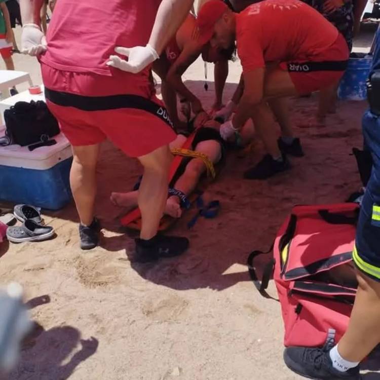 Miramar de Ansenuza: rescatan a otro joven que se golpeó tras arrojarse al agua 
