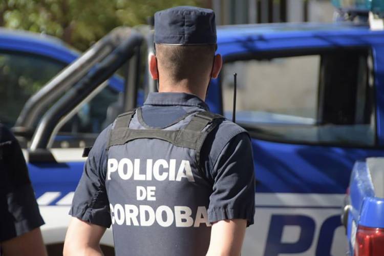 Vecino de la ciudad retiene a un ladrón dentro de su casa 