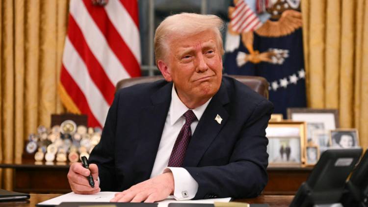 Trump planea imponer aranceles del 25?utomóviles, chips y productos farmacéuticos