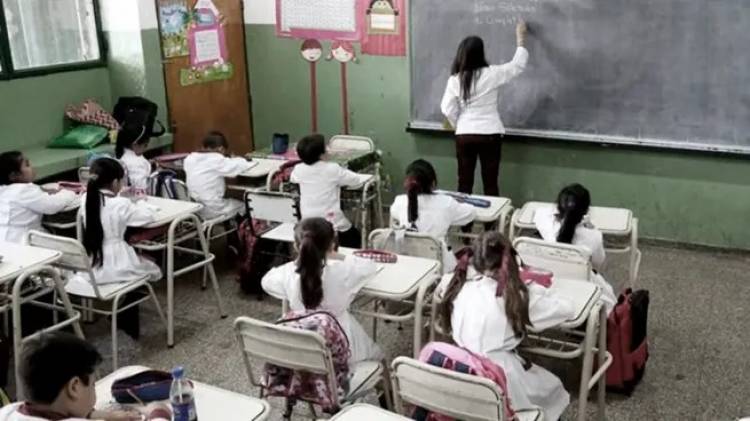 Córdoba: docentes analizan oferta y anticipan "lunes de protesta"