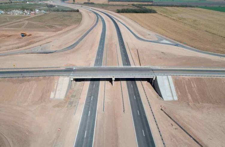 Autopista 19: Llaryora licitaría en marzo los tramos pendientes y pretende inaugurarla en 2026