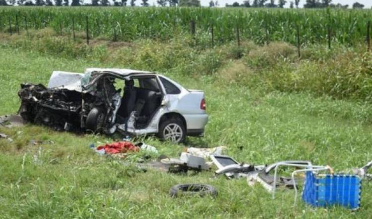 Violento choque frontal dejó dos muertos y un herido grave en Córdoba