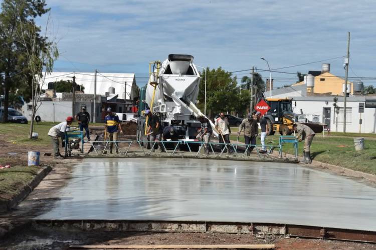 Avanza la segunda etapa de pavimentación urbana en Frontera 