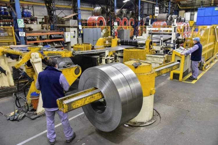 La producción industrial creció en febrero 4,7%