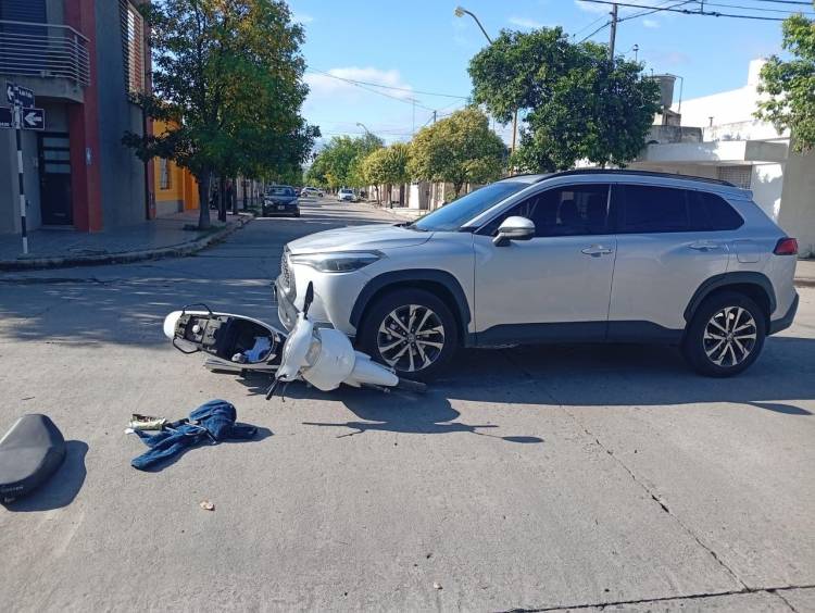 Dos accidentes  en barrio Roca con heridos de gravedad 
