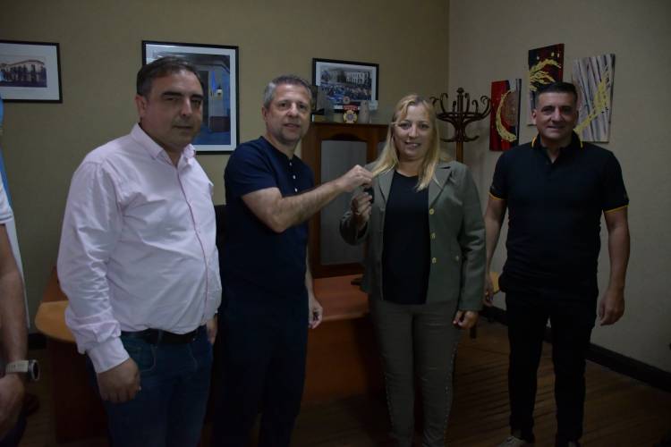 El municipio gestionó un auto 0km para la División de Investigaciones de la policía local