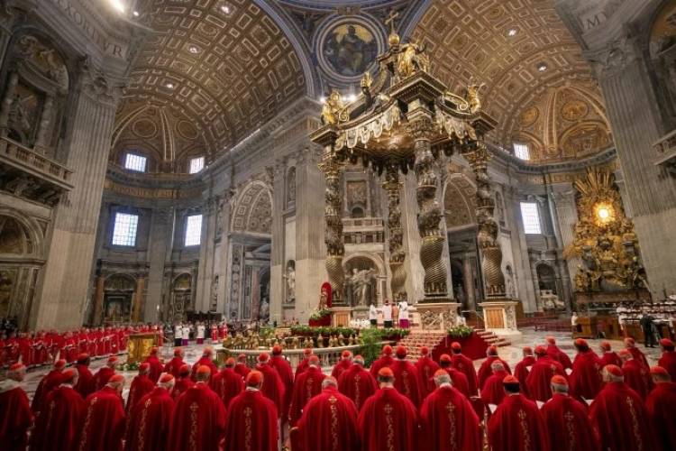 ¿Quiénes son los cardenales que elegirán al próximo Papa?
