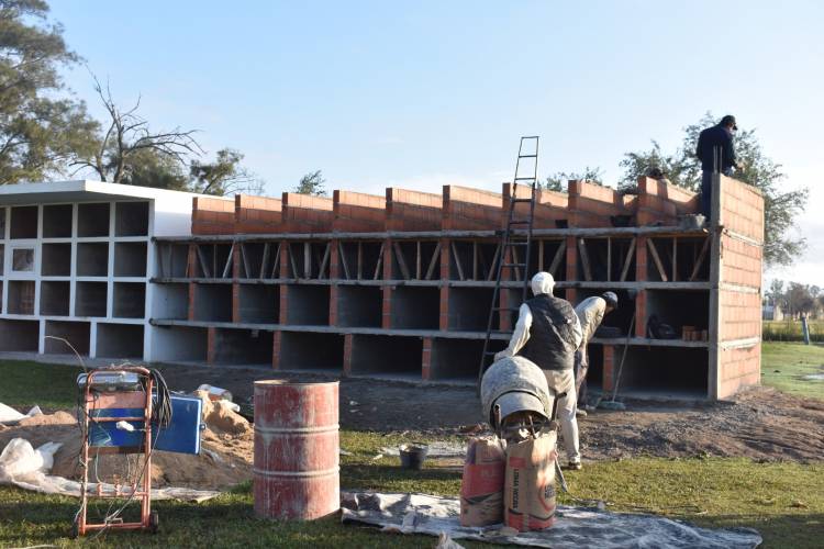 La Municipalidad de Frontera avanza con la construcción de 37 nuevos nichos en el cementerio local 