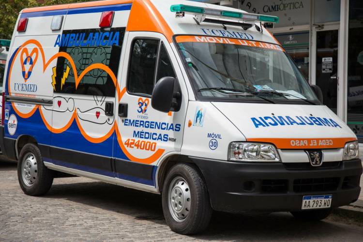 Joven de 18 años resultó herido al accidentarse con su moto 