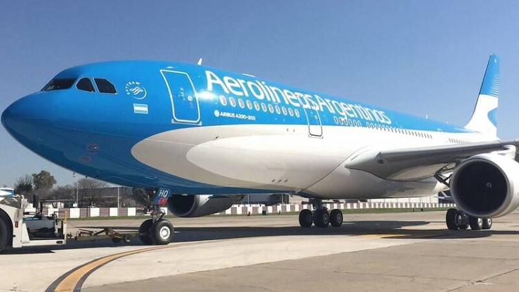 Paro de pilotos: Aerolíneas Argentinas informó la cancelación de 22 vuelos este martes