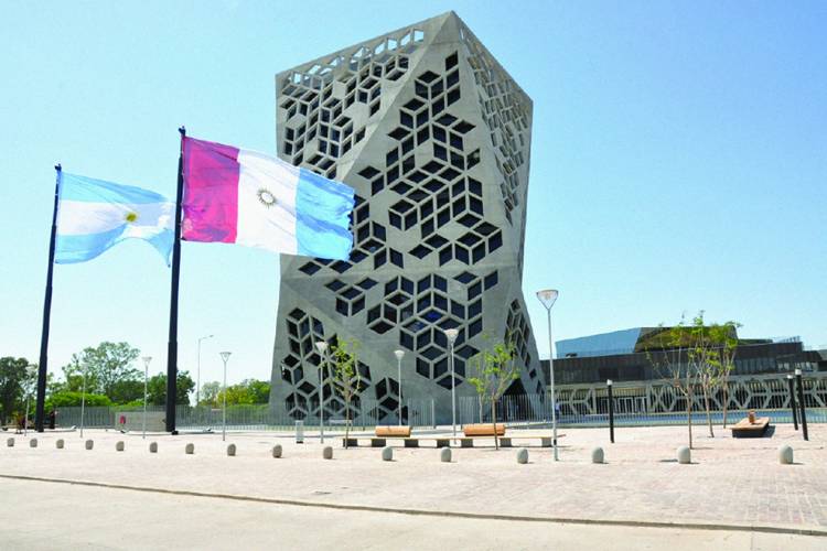 Este jueves Córdoba paga el medio aguinaldo a empleados activos y jubilados provinciales 
