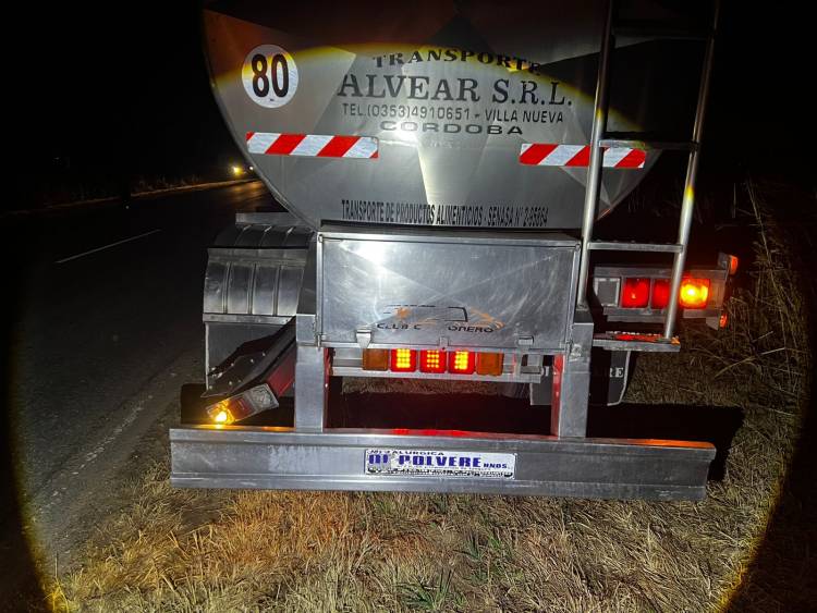 Accidente de tránsito en Ruta 158: dos camiones involucrados y daños materiales