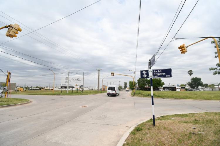 Ya están instalados y en breve comenzarán a funcionar los semáforos de la Av. Intendente Trigueros de Godoy 
