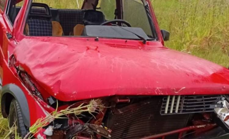 Dos jóvenes de Las Varas accidentados por esquivar un pozo en al RN 158