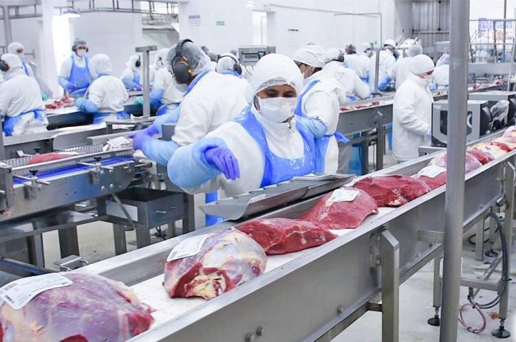 Córdoba realiza su primera exportación de carne refrigerada a Portugal