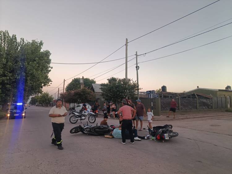 Cuatro personas debieron ser asistidas tras accidente de tránsito en barrio La Milka