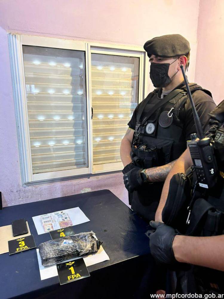FPA realizó seis allanamientos en el Dpto. San Justo y secuestró más de un kilo de cocaína. Una pareja detenida