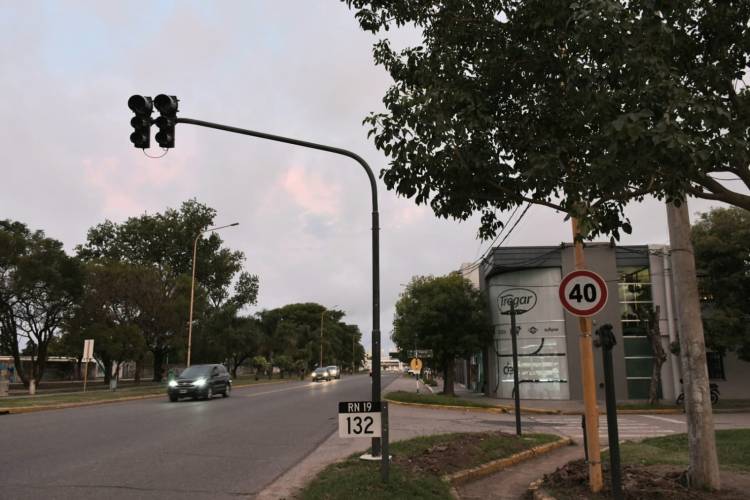 La avenida Cervantes tendrá un semáforo peatonal