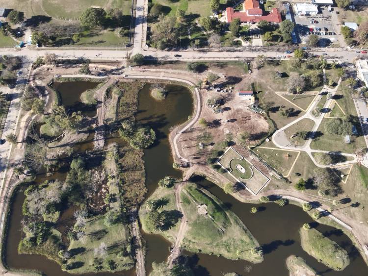Las obras del Parque Cincuentenario avanzan a buen ritmo y ya muestran importantes transformaciones