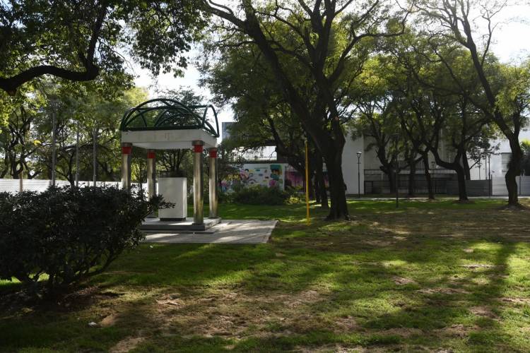 La remodelación de Plaza Italia incorpora más de 1.800 metros cuadrados de espacios verdes