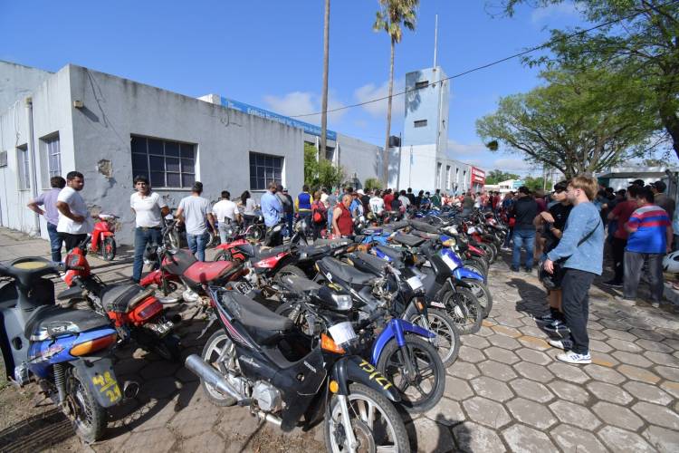 El municipio rematará 76 motos y 2 automóviles 